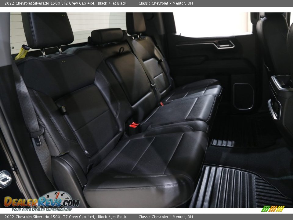 2022 Chevrolet Silverado 1500 LTZ Crew Cab 4x4 Black / Jet Black Photo #18