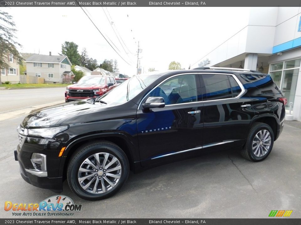 2023 Chevrolet Traverse Premier AWD Mosaic Black Metallic / Jet Black Photo #1