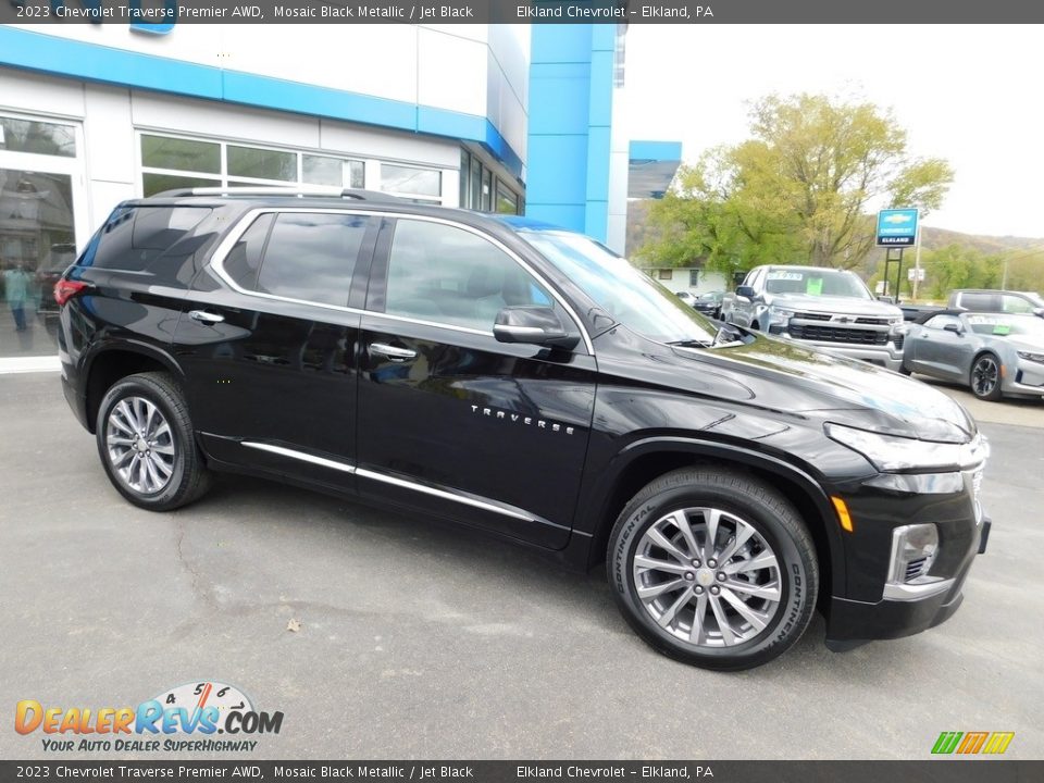 2023 Chevrolet Traverse Premier AWD Mosaic Black Metallic / Jet Black Photo #5