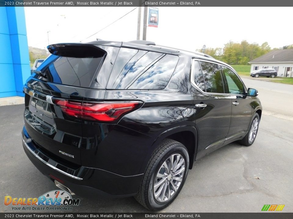 2023 Chevrolet Traverse Premier AWD Mosaic Black Metallic / Jet Black Photo #7