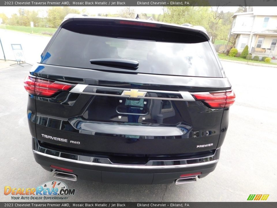 2023 Chevrolet Traverse Premier AWD Mosaic Black Metallic / Jet Black Photo #8