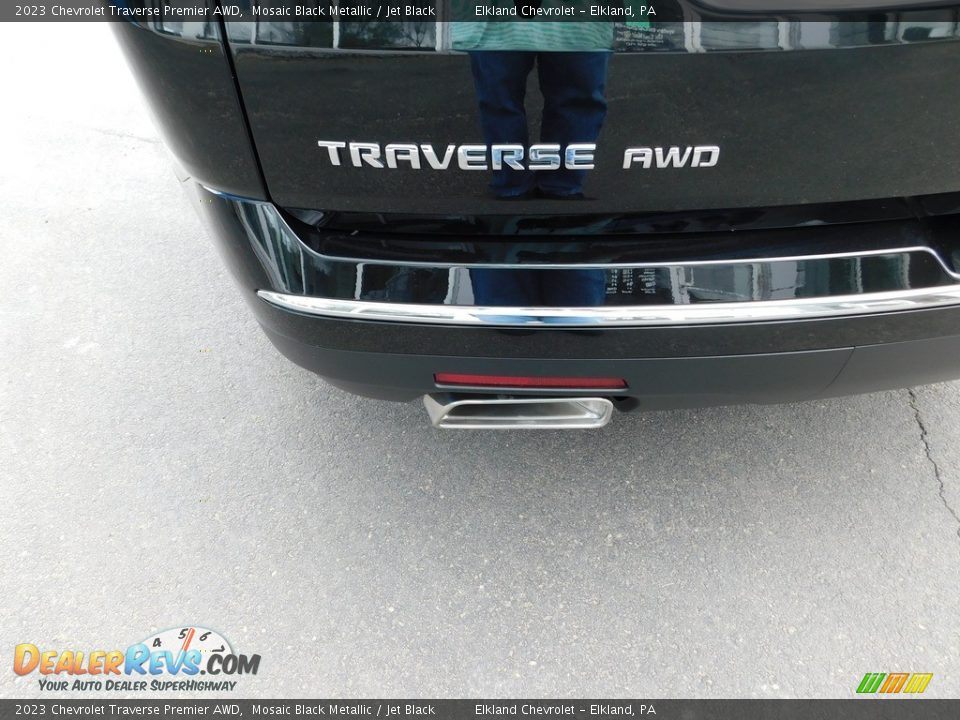 2023 Chevrolet Traverse Premier AWD Mosaic Black Metallic / Jet Black Photo #12