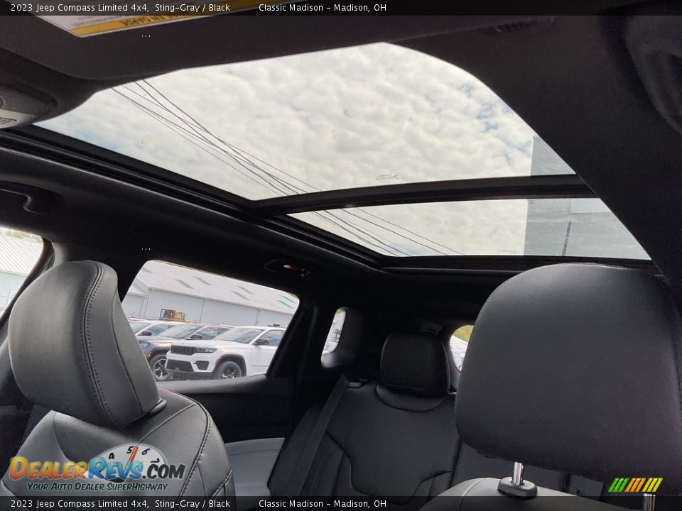 2023 Jeep Compass Limited 4x4 Sting-Gray / Black Photo #4