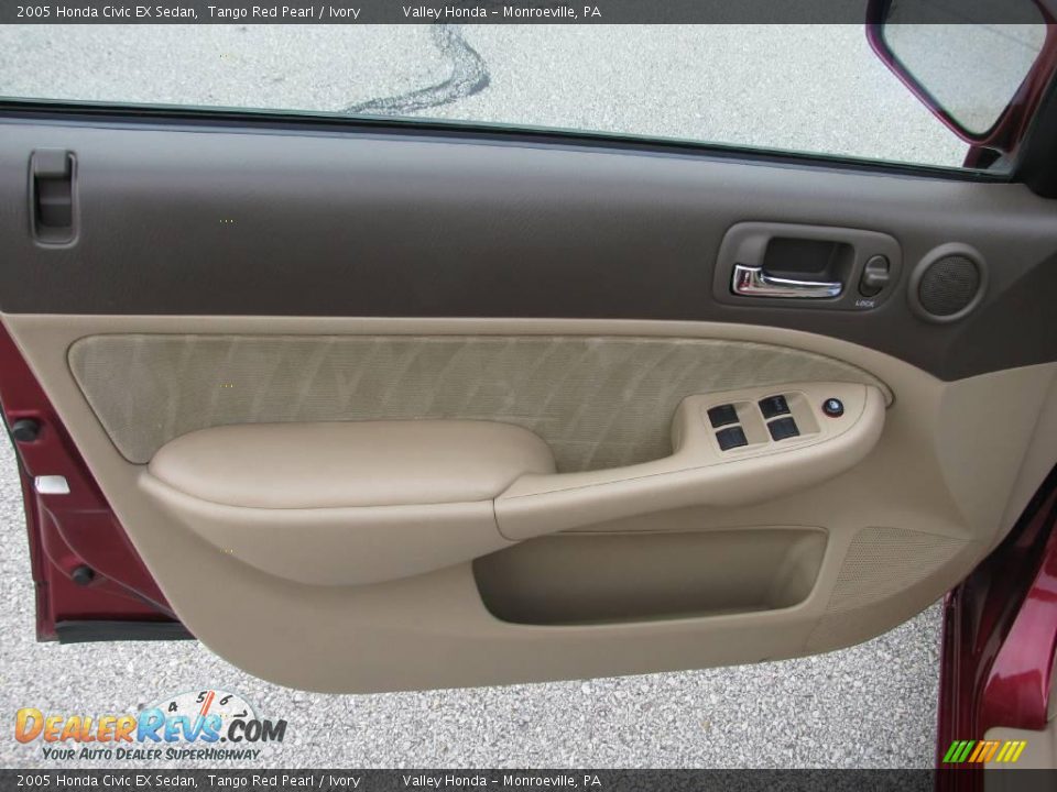 2005 Honda Civic EX Sedan Tango Red Pearl / Ivory Photo #10