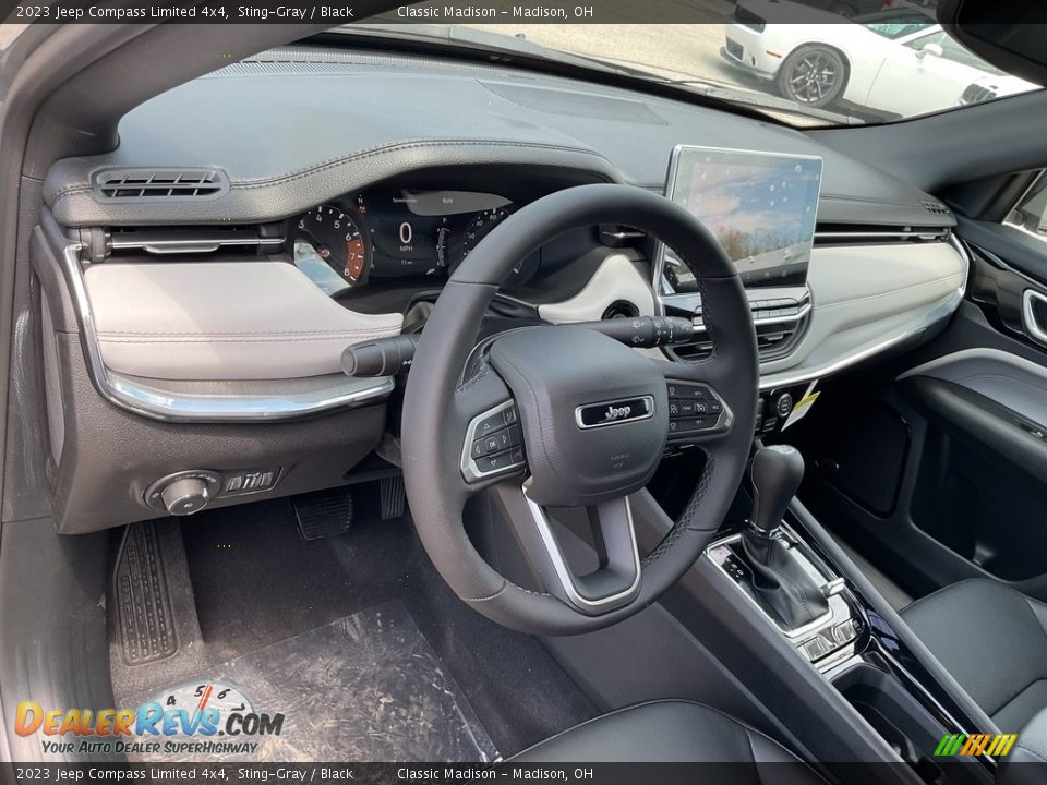 2023 Jeep Compass Limited 4x4 Sting-Gray / Black Photo #5