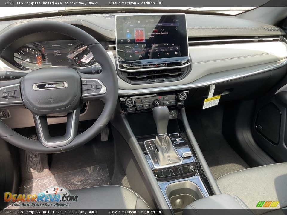 2023 Jeep Compass Limited 4x4 Sting-Gray / Black Photo #7