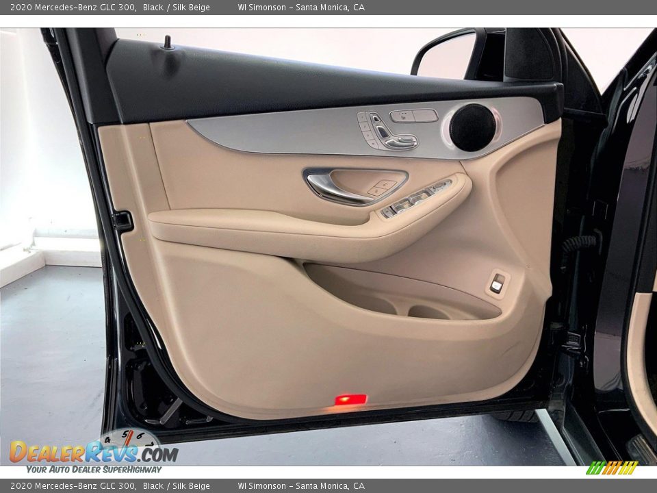 2020 Mercedes-Benz GLC 300 Black / Silk Beige Photo #25
