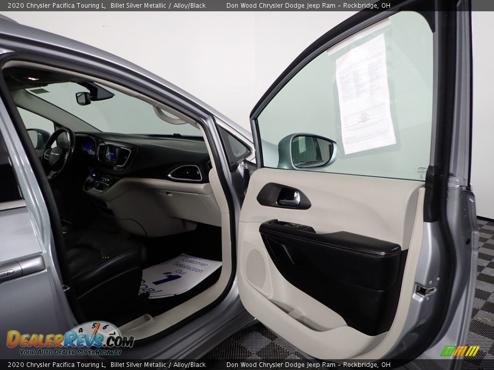 2020 Chrysler Pacifica Touring L Billet Silver Metallic / Alloy/Black Photo #28