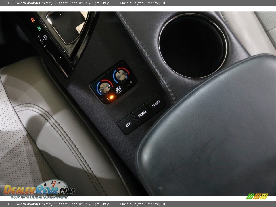 2017 Toyota Avalon Limited Blizzard Pearl White / Light Gray Photo #15