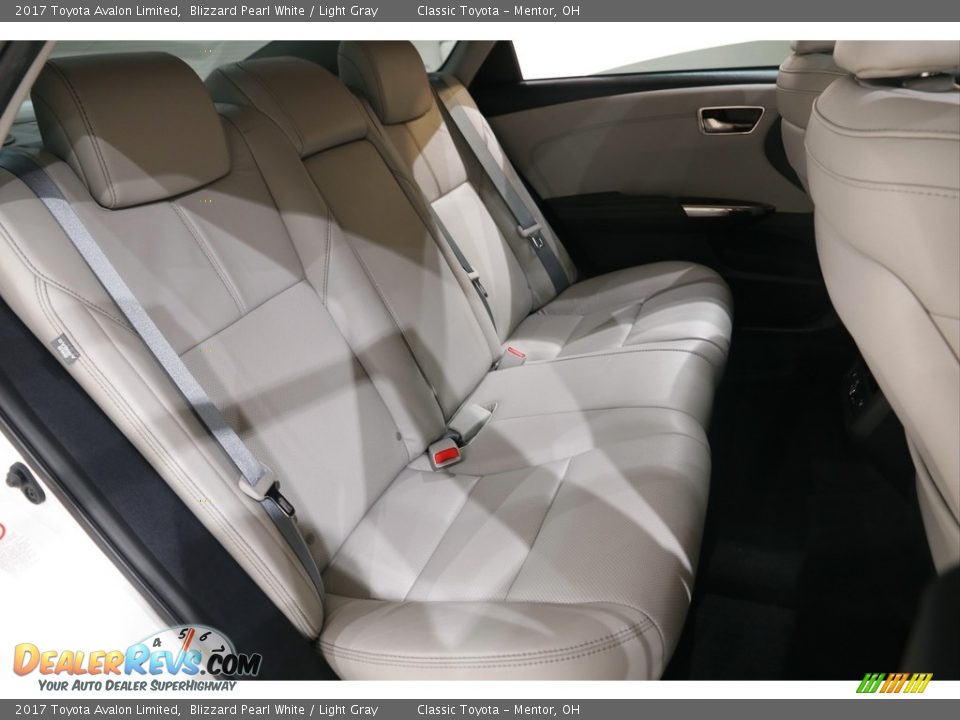 2017 Toyota Avalon Limited Blizzard Pearl White / Light Gray Photo #17
