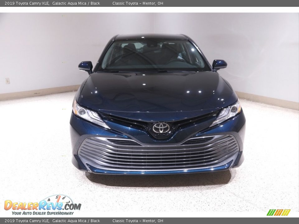 2019 Toyota Camry XLE Galactic Aqua Mica / Black Photo #2