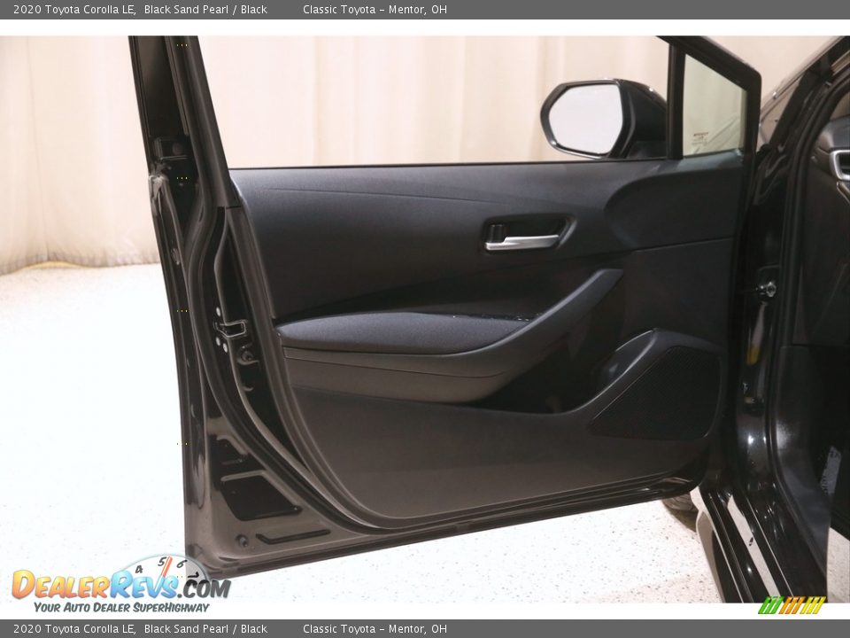 2020 Toyota Corolla LE Black Sand Pearl / Black Photo #4