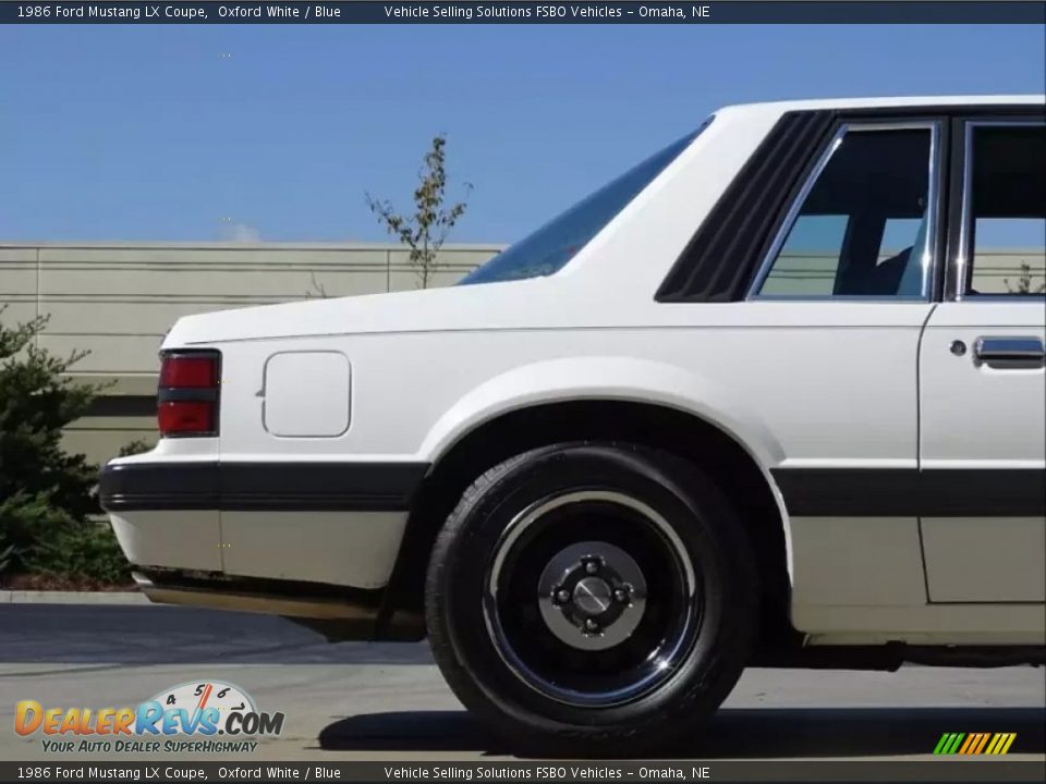 1986 Ford Mustang LX Coupe Oxford White / Blue Photo #25