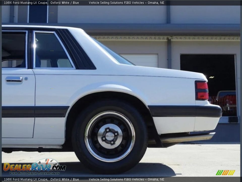 1986 Ford Mustang LX Coupe Oxford White / Blue Photo #26