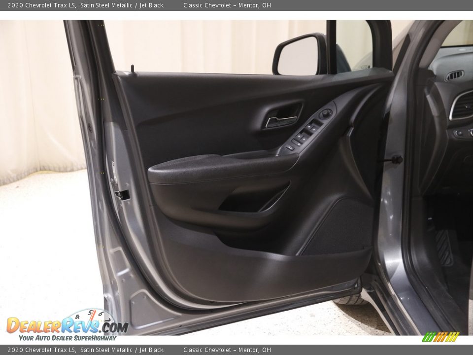 2020 Chevrolet Trax LS Satin Steel Metallic / Jet Black Photo #4