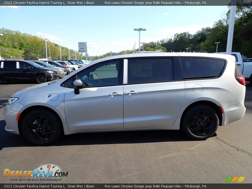 2023 Chrysler Pacifica Hybrid Touring L Silver Mist / Black Photo #2