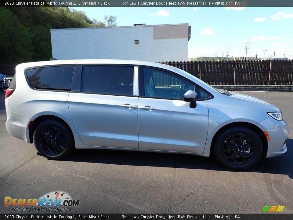 2023 Chrysler Pacifica Hybrid Touring L Silver Mist / Black Photo #7