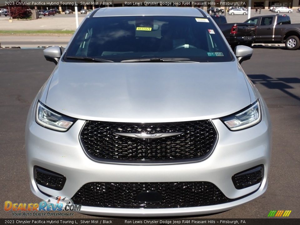 2023 Chrysler Pacifica Hybrid Touring L Silver Mist / Black Photo #9