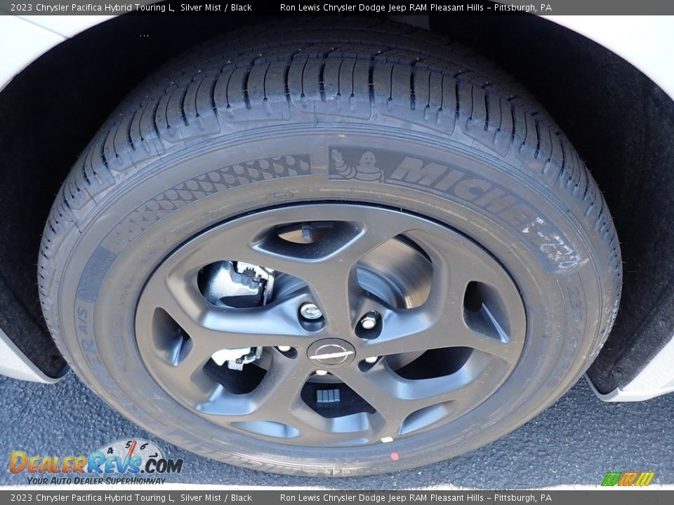 2023 Chrysler Pacifica Hybrid Touring L Silver Mist / Black Photo #10
