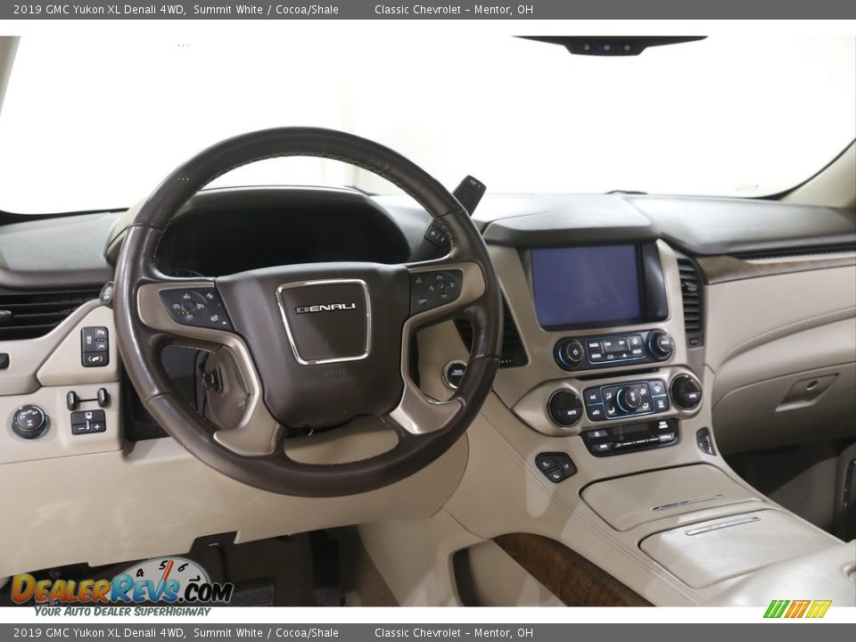 Dashboard of 2019 GMC Yukon XL Denali 4WD Photo #6