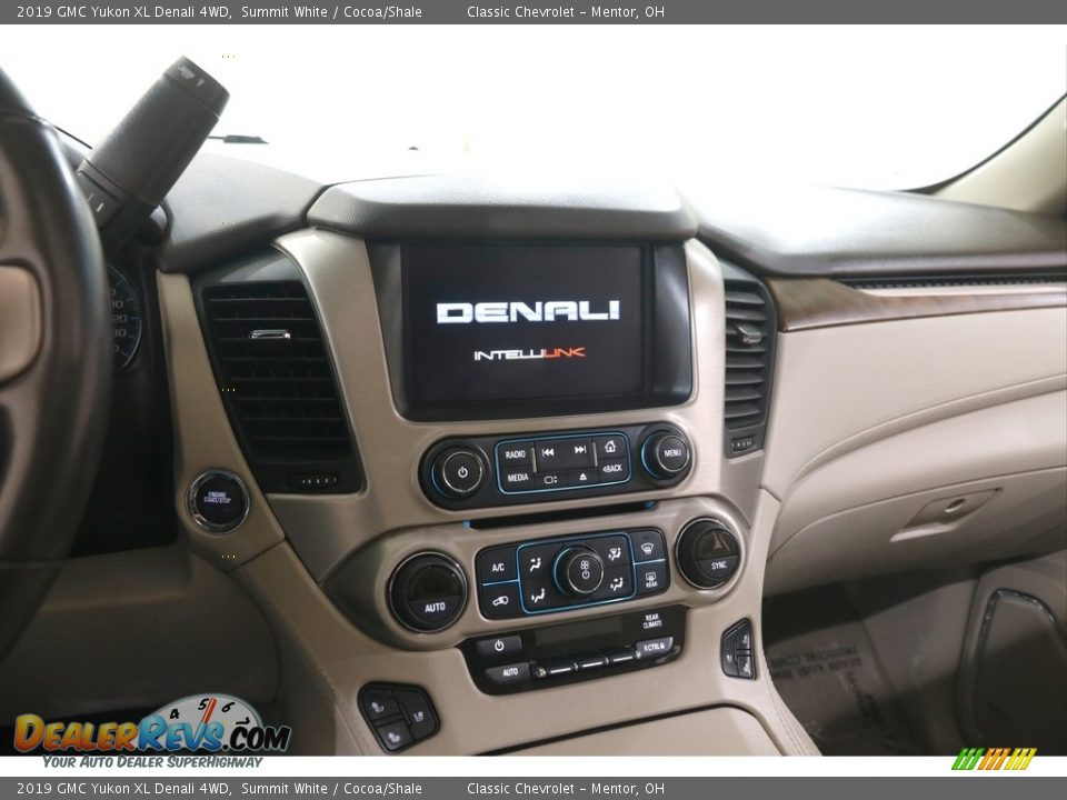 Controls of 2019 GMC Yukon XL Denali 4WD Photo #8