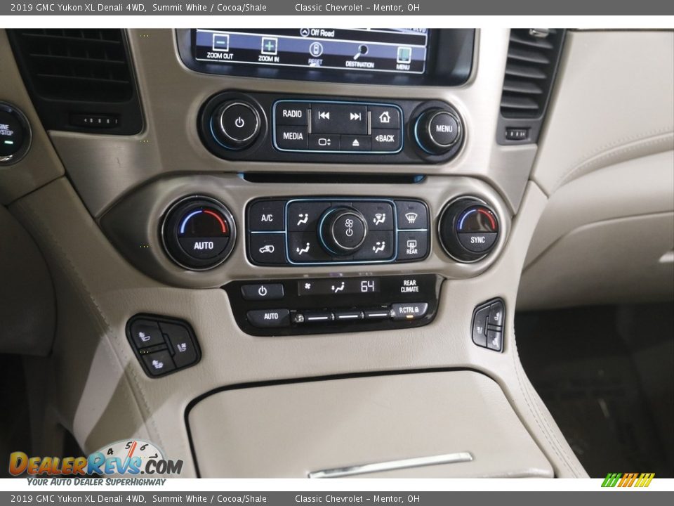 Controls of 2019 GMC Yukon XL Denali 4WD Photo #14