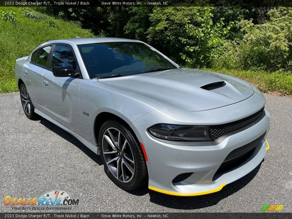 Front 3/4 View of 2023 Dodge Charger R/T Photo #4