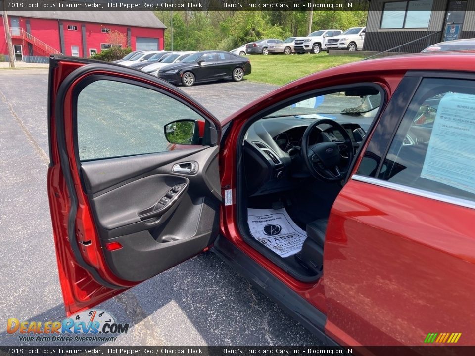 2018 Ford Focus Titanium Sedan Hot Pepper Red / Charcoal Black Photo #9