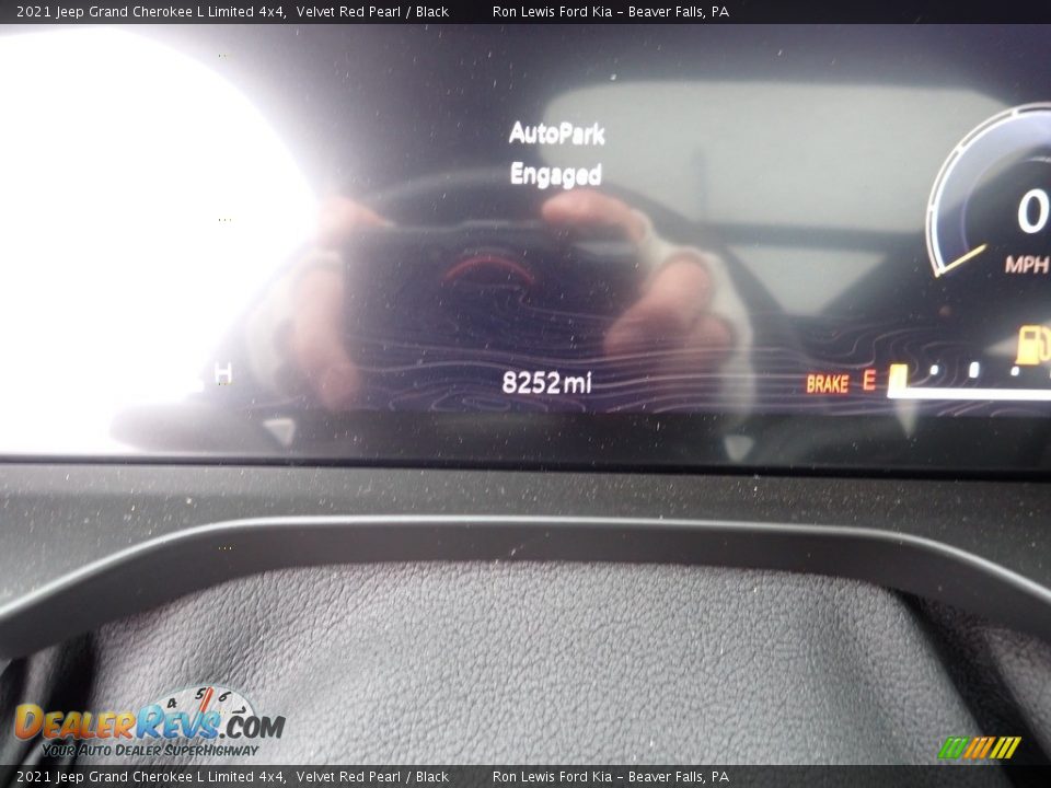2021 Jeep Grand Cherokee L Limited 4x4 Velvet Red Pearl / Black Photo #17