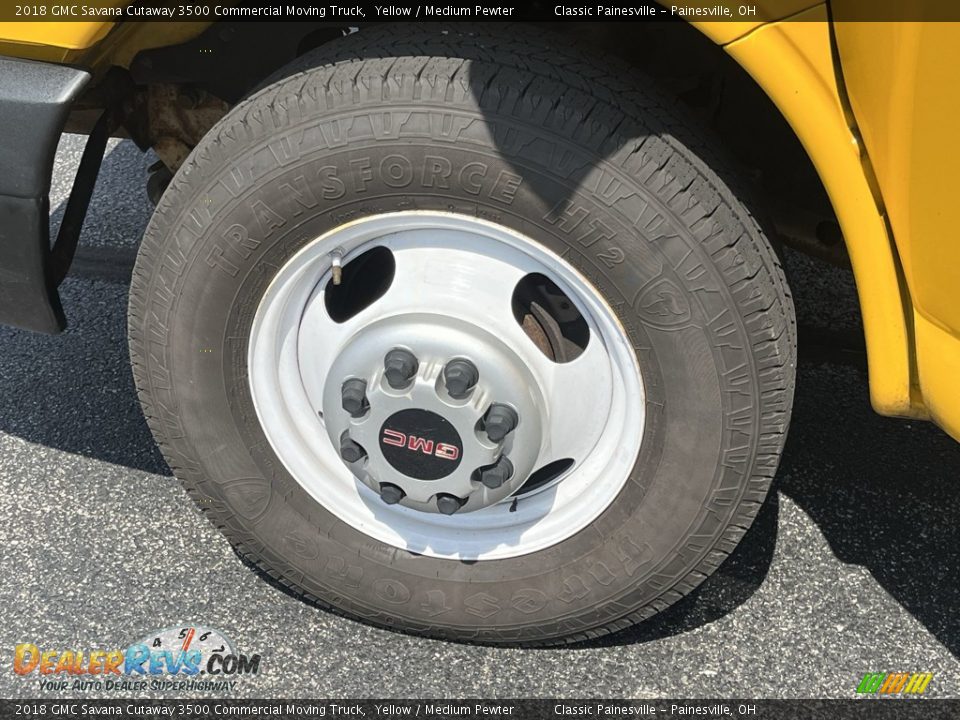2018 GMC Savana Cutaway 3500 Commercial Moving Truck Wheel Photo #18
