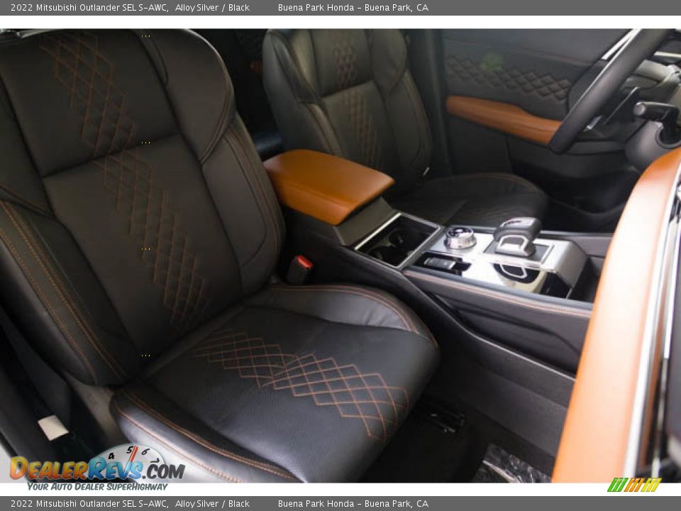 Front Seat of 2022 Mitsubishi Outlander SEL S-AWC Photo #25