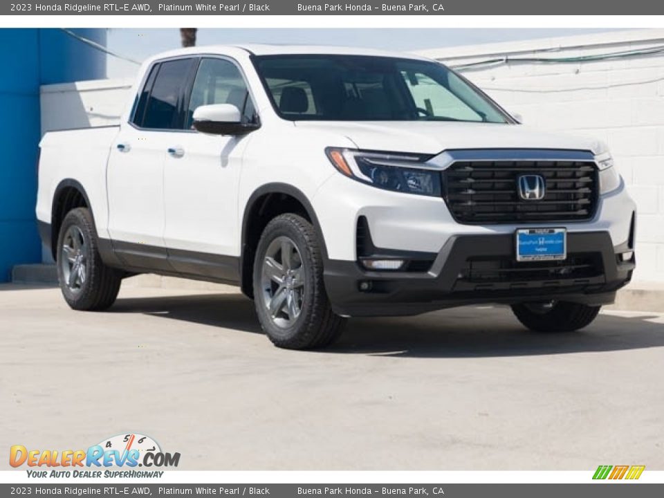 Front 3/4 View of 2023 Honda Ridgeline RTL-E AWD Photo #1