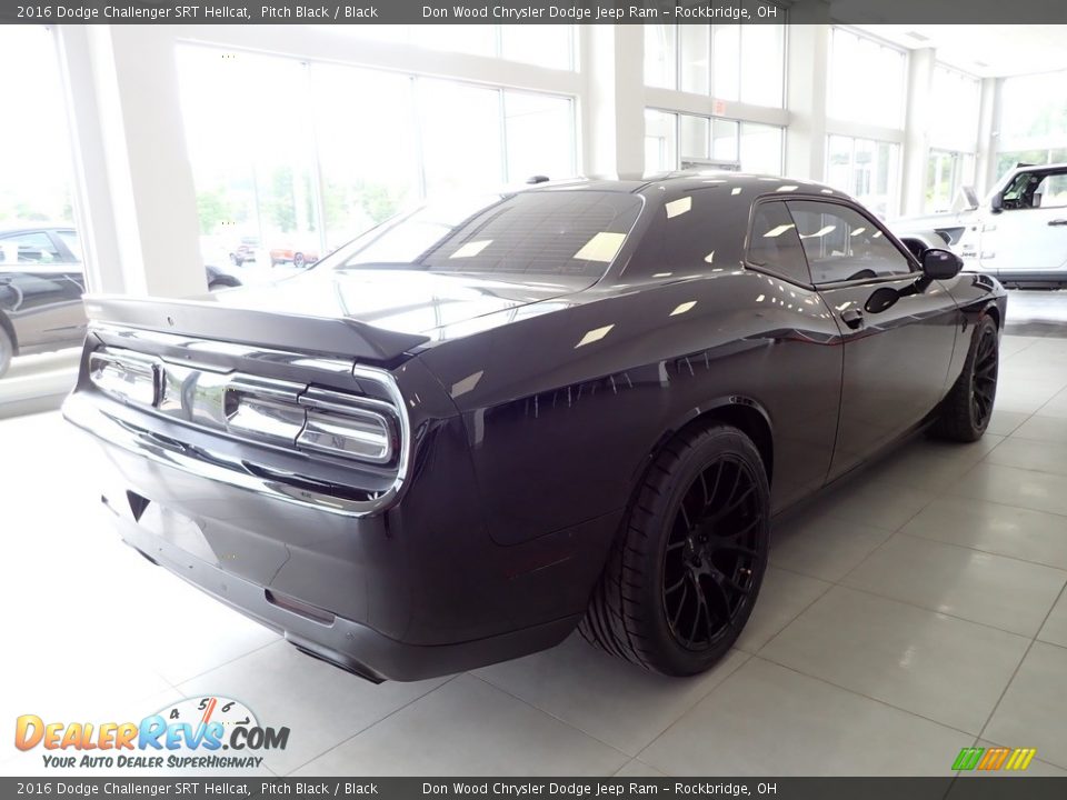 2016 Dodge Challenger SRT Hellcat Pitch Black / Black Photo #12