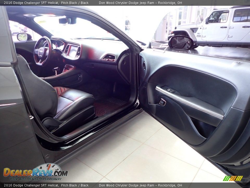 2016 Dodge Challenger SRT Hellcat Pitch Black / Black Photo #25