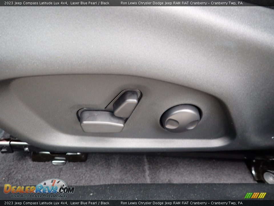 2023 Jeep Compass Latitude Lux 4x4 Laser Blue Pearl / Black Photo #15