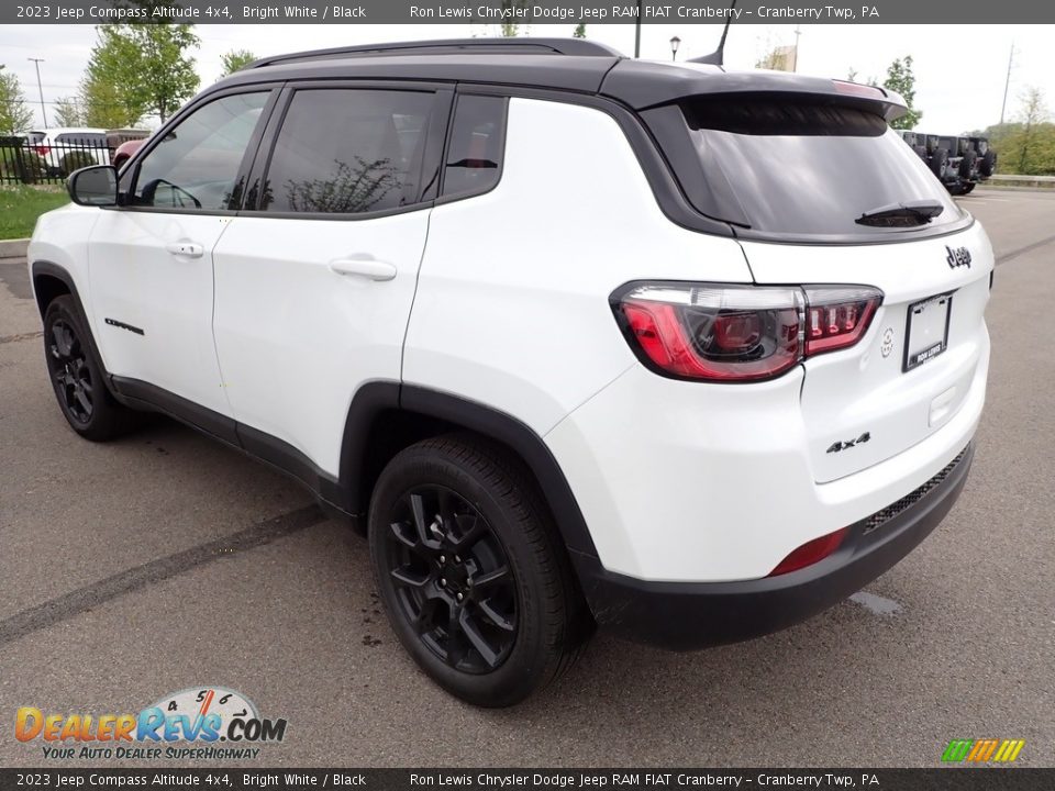 2023 Jeep Compass Altitude 4x4 Bright White / Black Photo #3