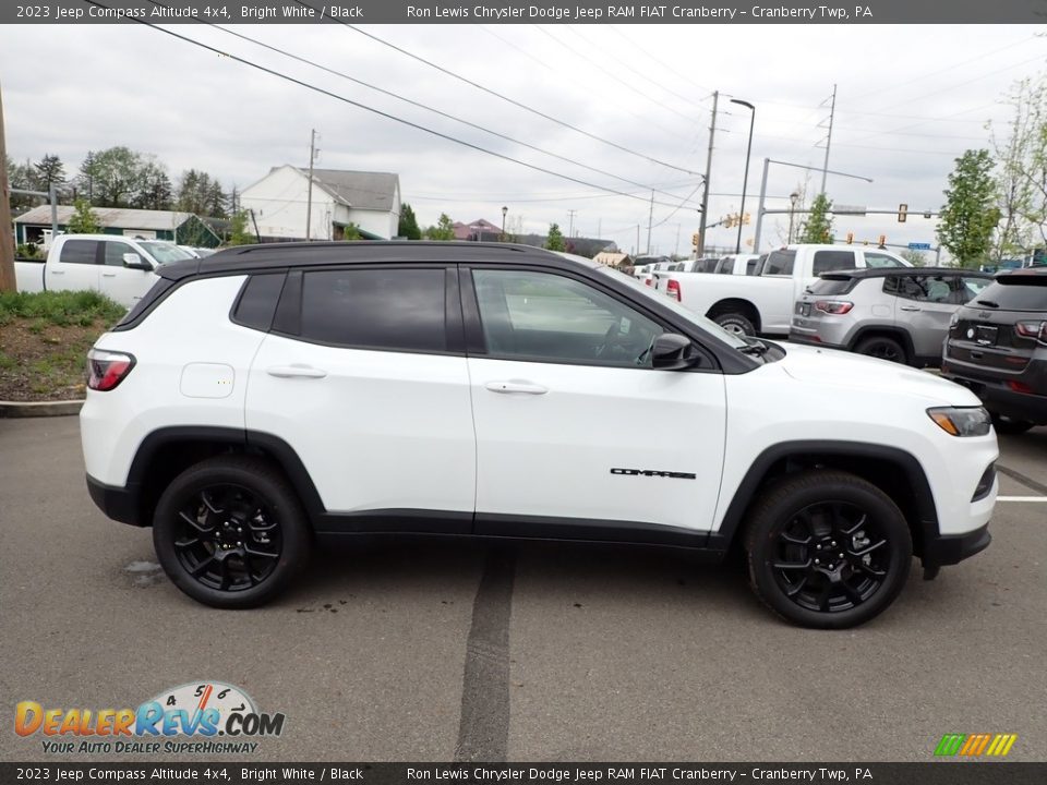 2023 Jeep Compass Altitude 4x4 Bright White / Black Photo #6