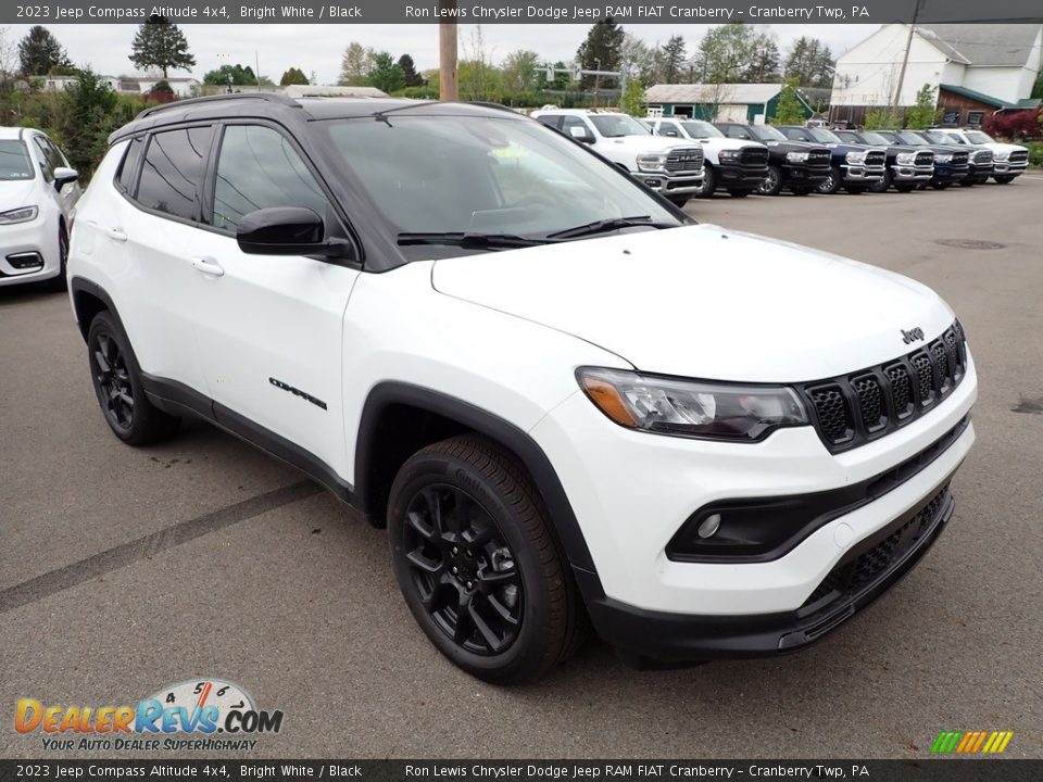 2023 Jeep Compass Altitude 4x4 Bright White / Black Photo #7