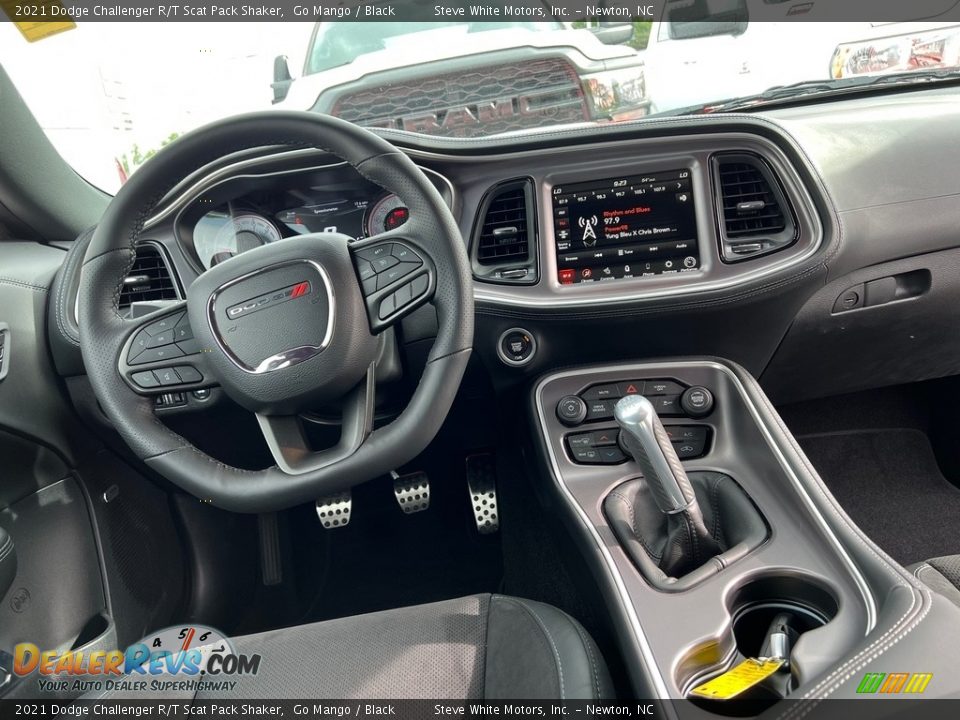 Black Interior - 2021 Dodge Challenger R/T Scat Pack Shaker Photo #16