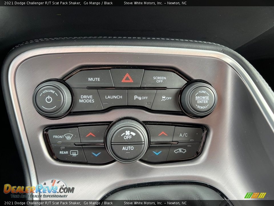 Controls of 2021 Dodge Challenger R/T Scat Pack Shaker Photo #22
