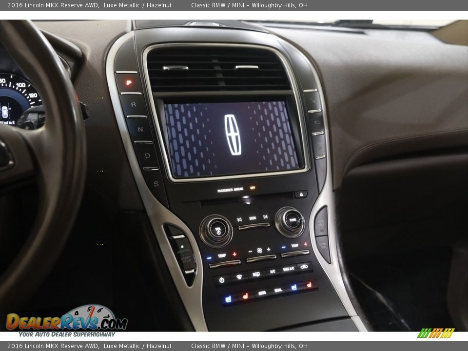 Controls of 2016 Lincoln MKX Reserve AWD Photo #10