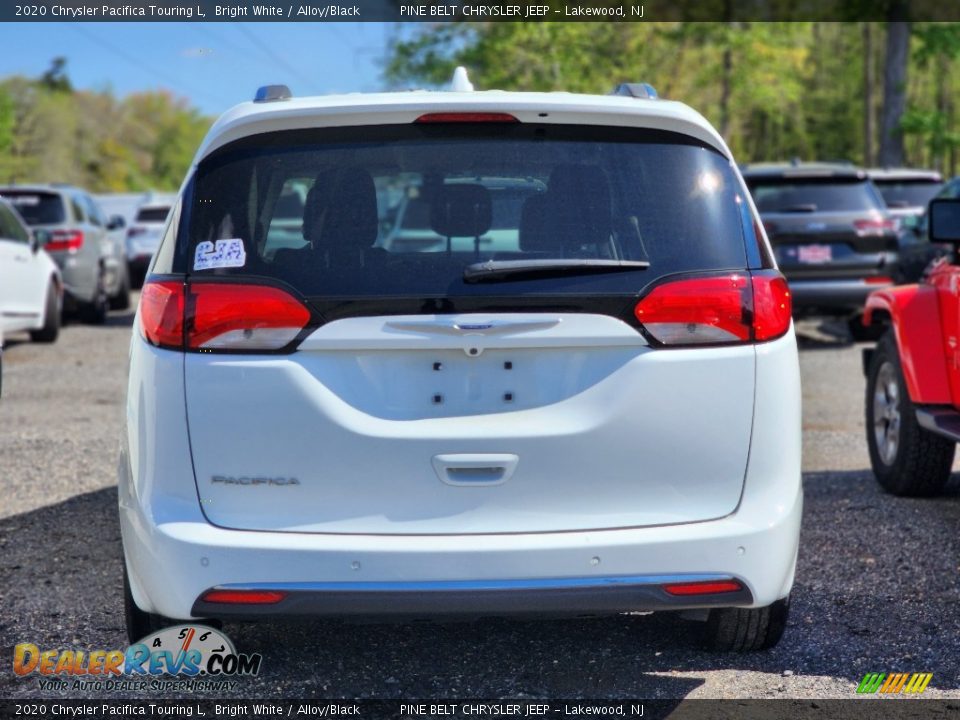 2020 Chrysler Pacifica Touring L Bright White / Alloy/Black Photo #4