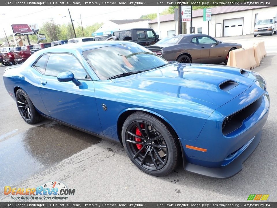 Front 3/4 View of 2023 Dodge Challenger SRT Hellcat JailBreak Photo #8