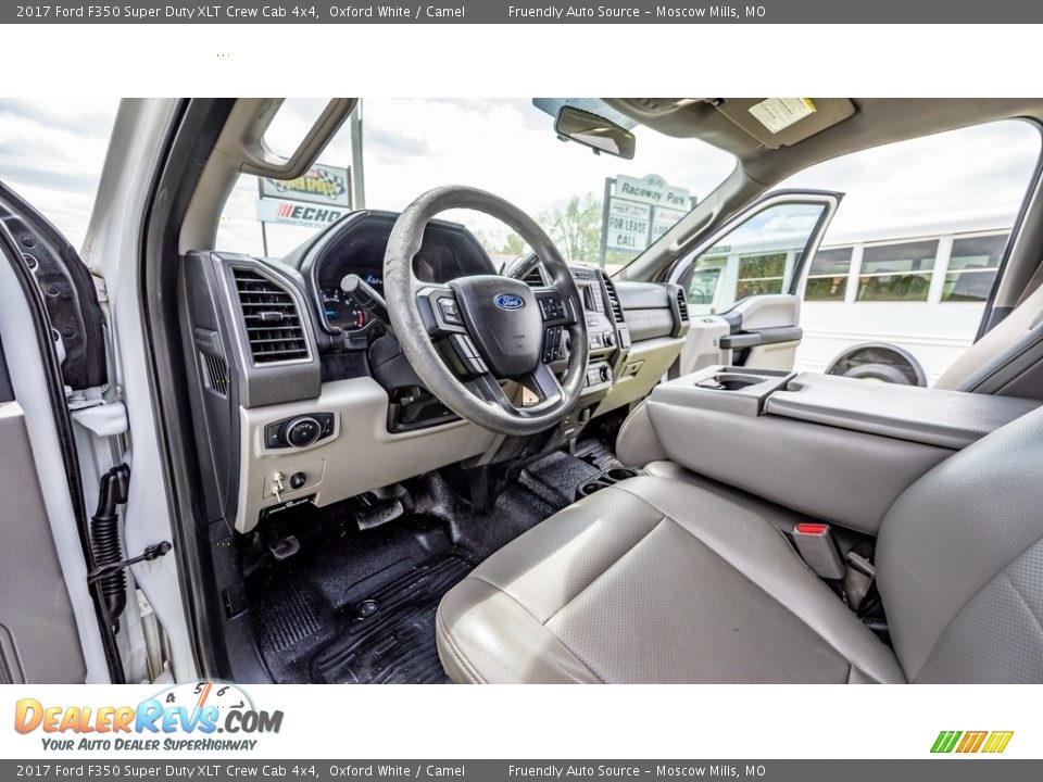 2017 Ford F350 Super Duty XLT Crew Cab 4x4 Oxford White / Camel Photo #19