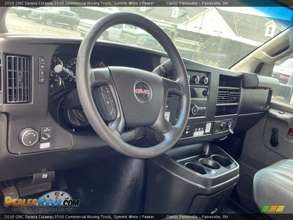 Dashboard of 2016 GMC Savana Cutaway 3500 Commercial Moving Truck Photo #10