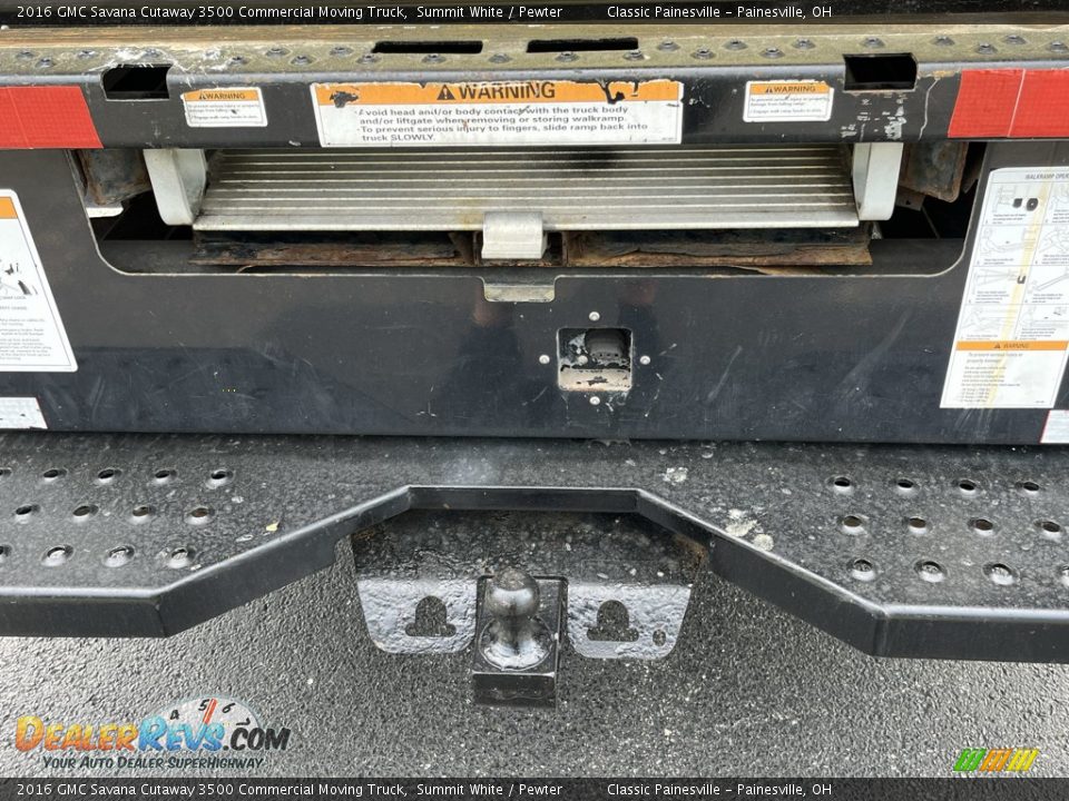 2016 GMC Savana Cutaway 3500 Commercial Moving Truck Summit White / Pewter Photo #28