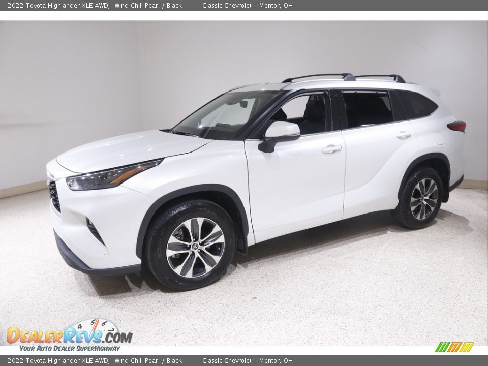 2022 Toyota Highlander XLE AWD Wind Chill Pearl / Black Photo #3