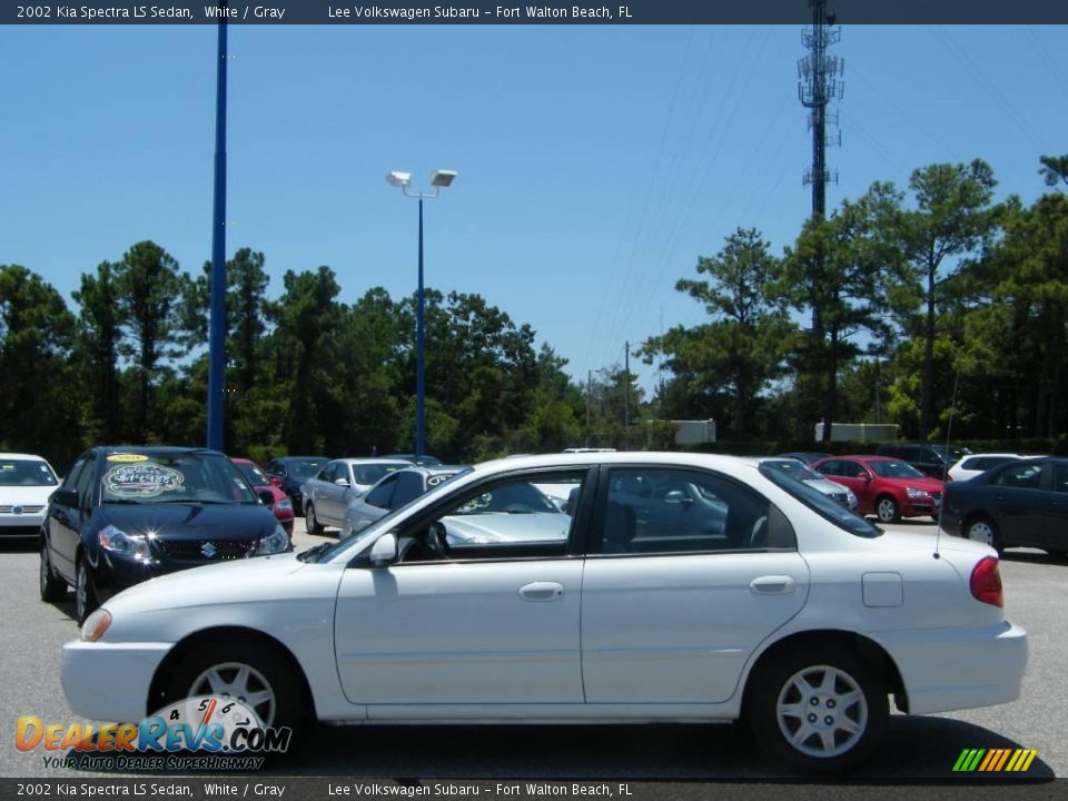 2002 Kia Spectra LS Sedan White / Gray Photo #2