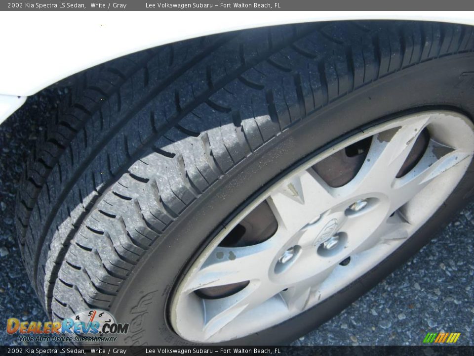 2002 Kia Spectra LS Sedan White / Gray Photo #12