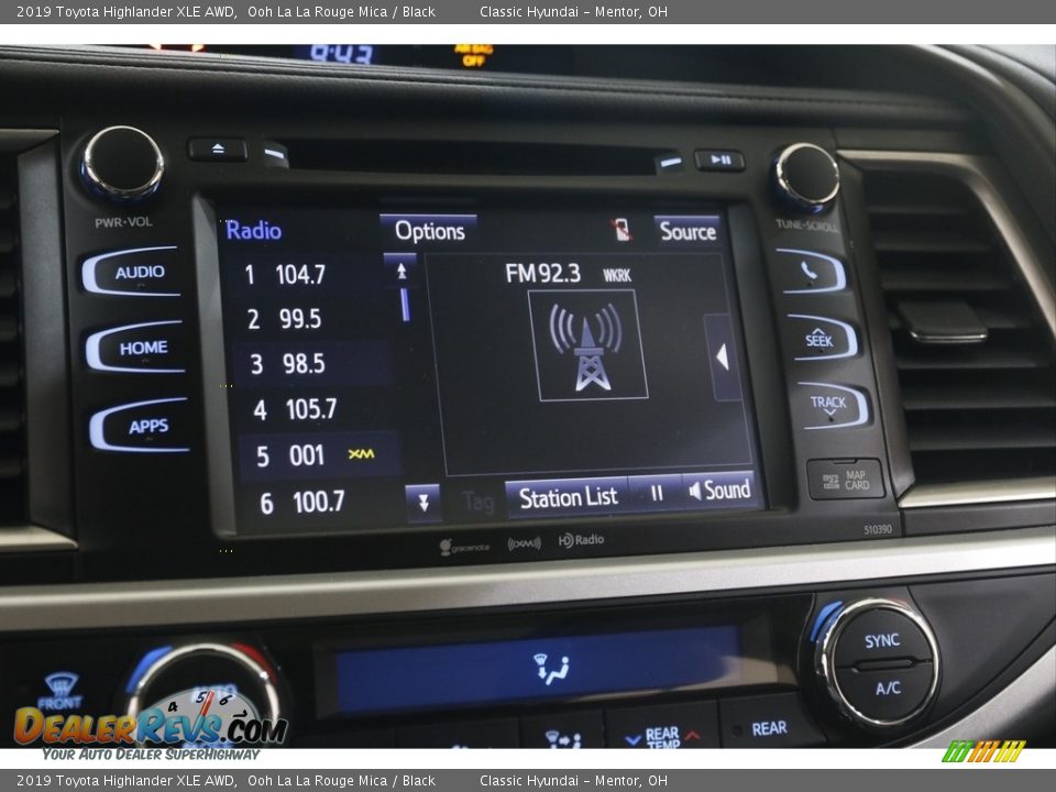 2019 Toyota Highlander XLE AWD Ooh La La Rouge Mica / Black Photo #10